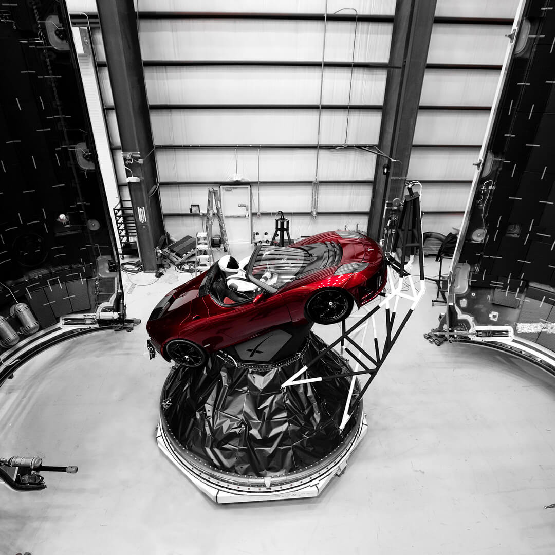 Фото Tesla Roadster Ілона Маска на борту Falcon Heavy