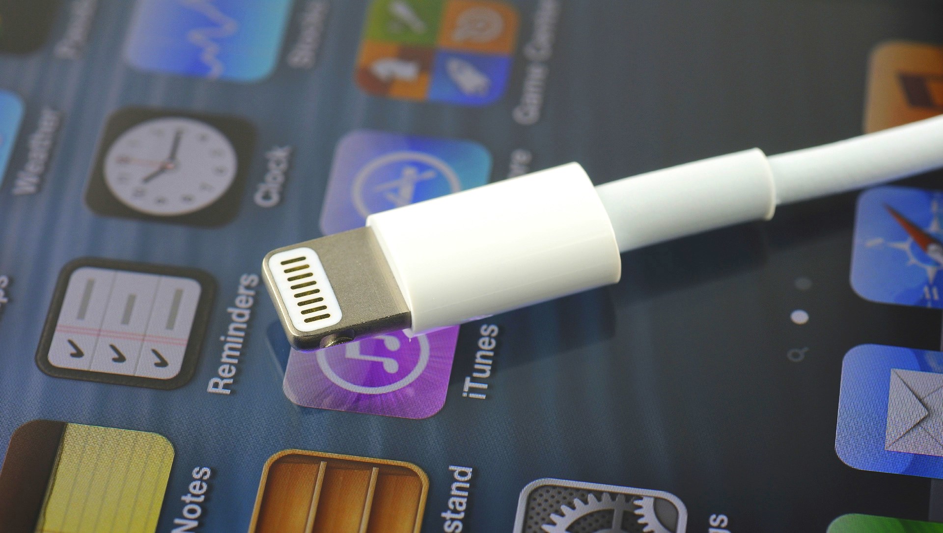 Роз'єм Lightning в новому iPhone буде замінений на порт USB-C
